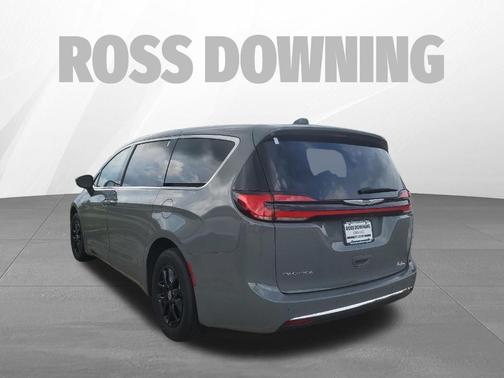 Ceramic Gray Clearcoat 2025 Chrysler Pacifica Select
