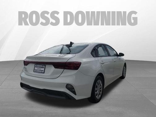Clear White 2023 Kia Forte LX