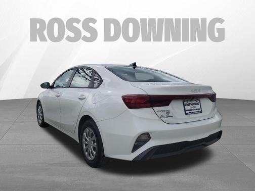 Clear White 2023 Kia Forte LX