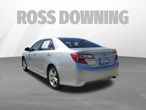 Classic Silver Metallic 2012 Toyota Camry SE