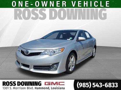 Classic Silver Metallic 2012 Toyota Camry SE