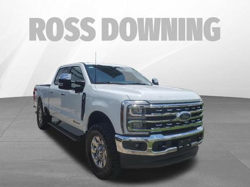 Oxford White 2025 Ford F-250 Lariat