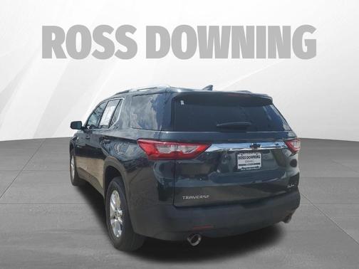 Graphite Metallic 2018 Chevrolet Traverse LT Cloth