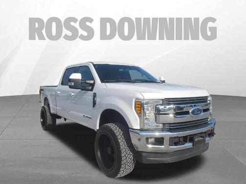 Oxford White 2017 Ford F-250 Lariat