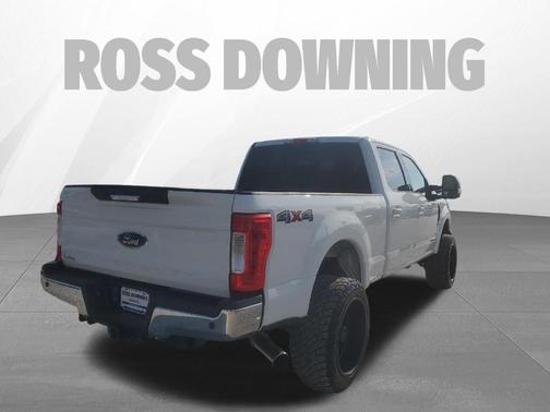 Oxford White 2017 Ford F-250 Lariat