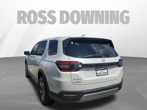 White 2024 Honda Pilot EX-L 7-Passenger