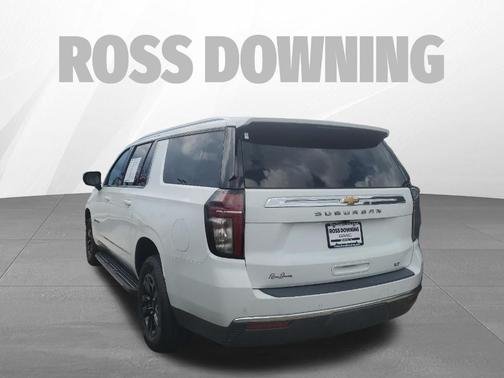Summit White 2022 Chevrolet Suburban LT