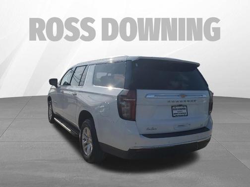 Summit White 2022 Chevrolet Suburban LT