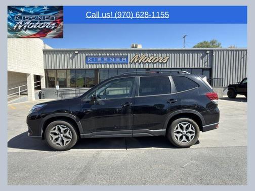 Crystal Black Silica 2023 Subaru Forester Premium