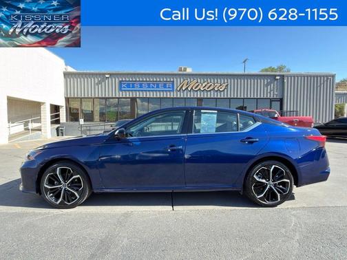 Deep Blue Pearl 2024 Nissan Altima 2.5 SR