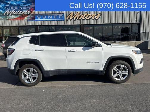 Bright White Clearcoat 2023 Jeep Compass Latitude