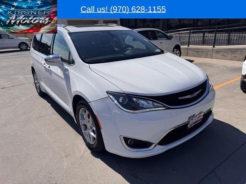 Bright White Clearcoat 2018 Chrysler Pacifica Limited