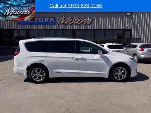 Bright White Clearcoat 2018 Chrysler Pacifica Limited
