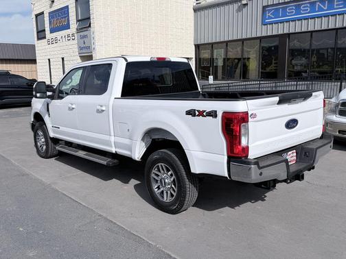 Oxford White 2019 Ford F-250 Lariat