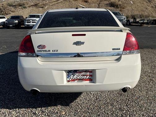 White 2009 Chevrolet Impala LTZ