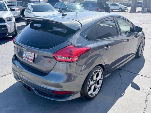Magnetic 2016 Ford Focus ST Base