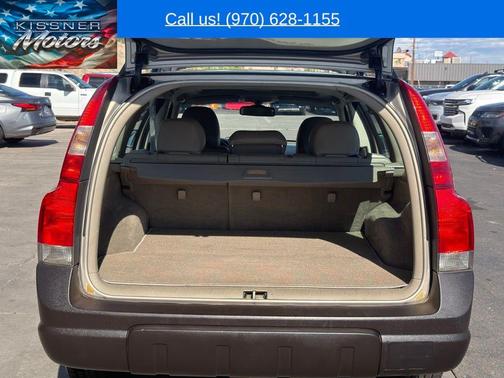 Gold 2002 Volvo V70 XC