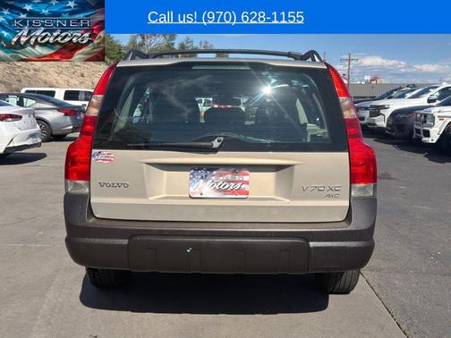 Gold 2002 Volvo V70 XC