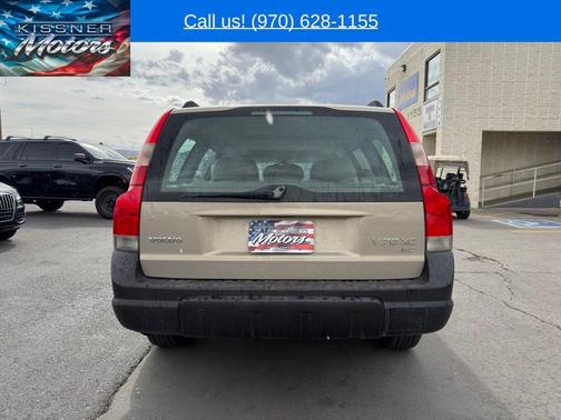 Gold 2002 Volvo V70 XC
