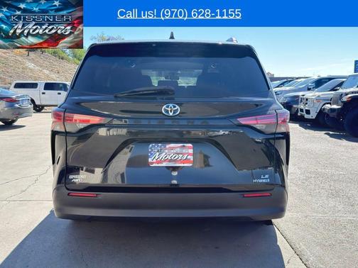 Midnight Black Metallic 2021 Toyota Sienna LE