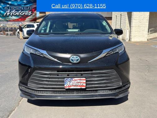 Midnight Black Metallic 2021 Toyota Sienna LE