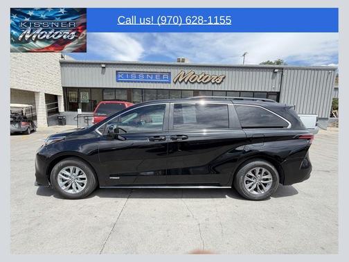 Midnight Black Metallic 2021 Toyota Sienna LE