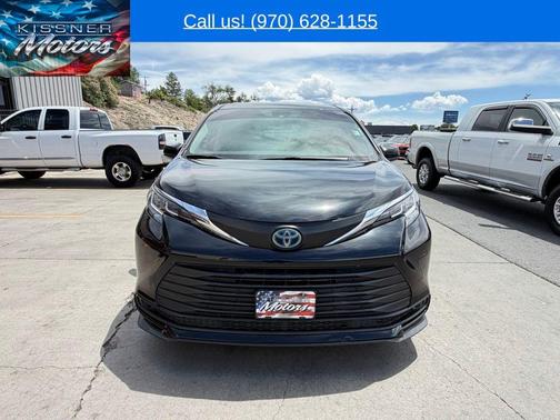 Midnight Black Metallic 2021 Toyota Sienna LE