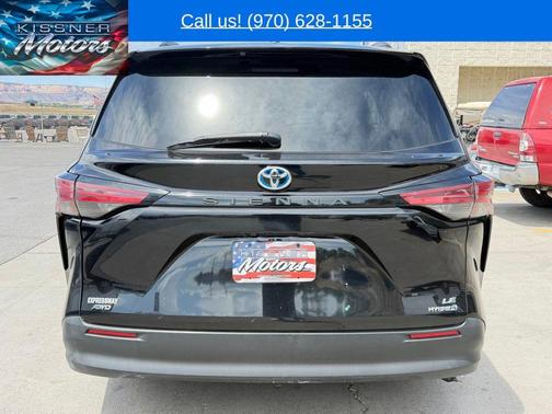 Midnight Black Metallic 2021 Toyota Sienna LE
