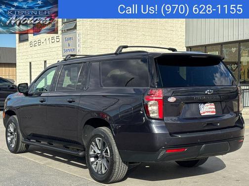 Dark Ash Metallic 2024 Chevrolet Suburban Z71