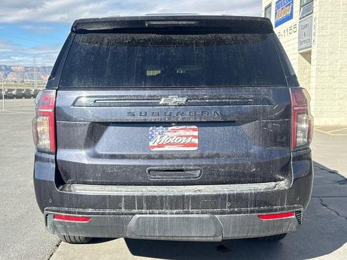 Dark Ash Metallic 2024 Chevrolet Suburban Z71