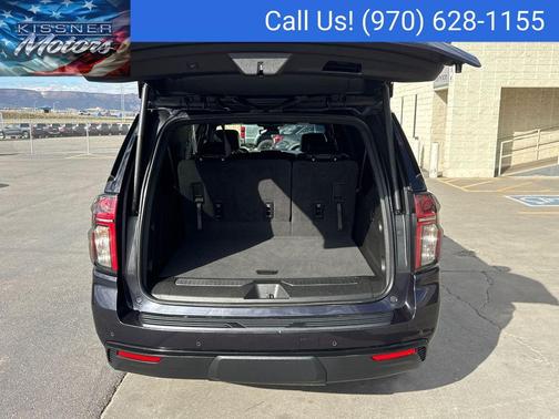 Dark Ash Metallic 2024 Chevrolet Suburban Z71
