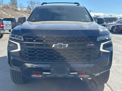 Dark Ash Metallic 2024 Chevrolet Suburban Z71