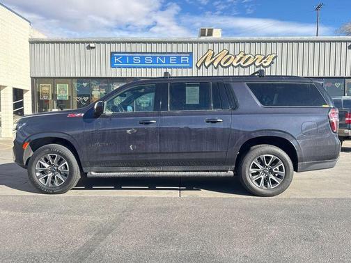 Dark Ash Metallic 2024 Chevrolet Suburban Z71