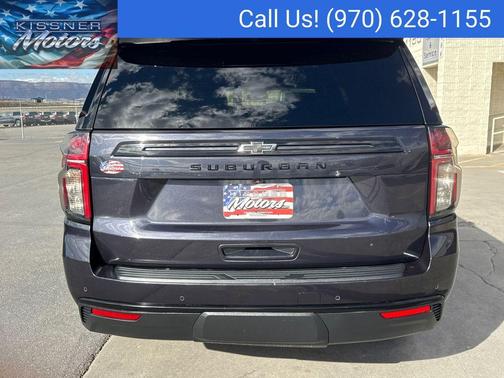 Dark Ash Metallic 2024 Chevrolet Suburban Z71
