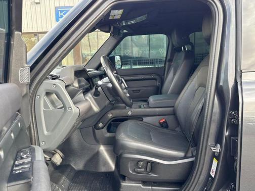 2022 Land Rover Defender 110 X-Dynamic SE