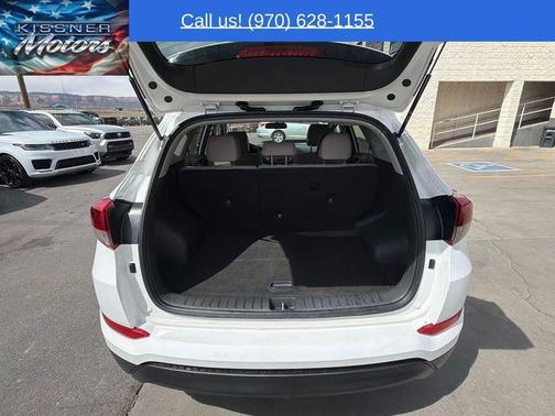 Winter White 2016 Hyundai TUCSON SE