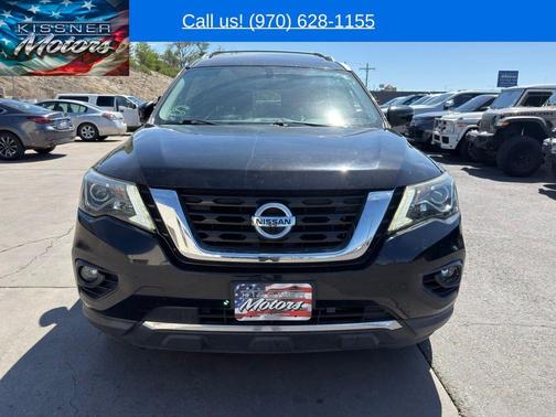 Magnetic Black Pearl 2019 Nissan Pathfinder Platinum