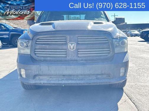 Brilliant Black Crystal Pearlcoat 2016 RAM 1500 Sport