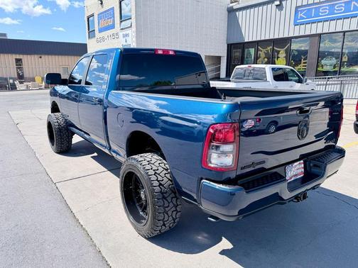 Patriot Blue Pearlcoat 2022 RAM 2500 Big Horn