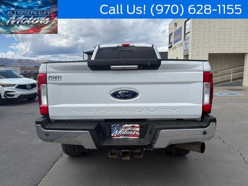 Oxford White 2017 Ford F-350 Lariat Super Duty