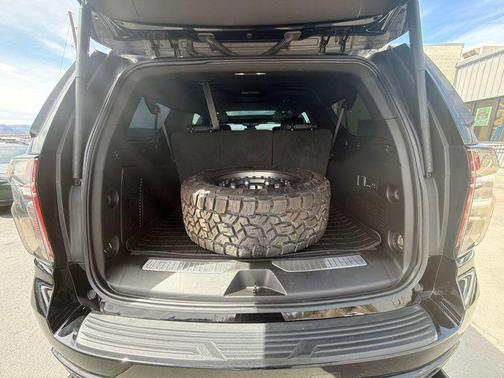 Black 2023 Chevrolet Suburban Z71