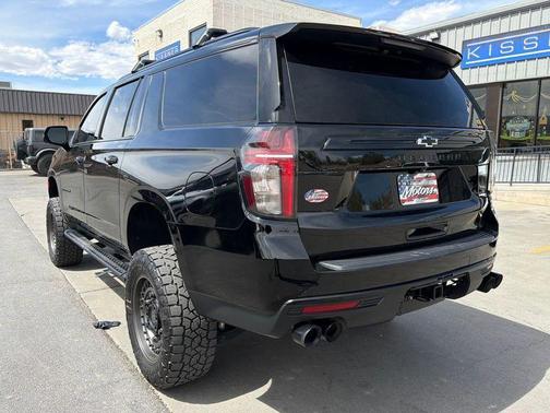 Black 2023 Chevrolet Suburban Z71