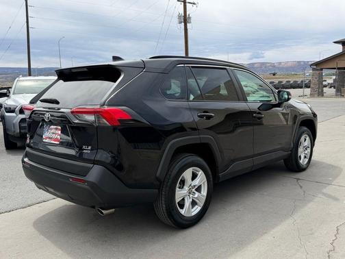 Midnight Black Metallic 2021 Toyota RAV4 XLE