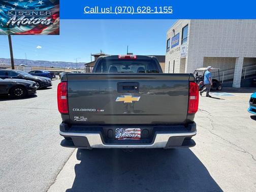 Deepwood Green Metallic 2018 Chevrolet Colorado WT