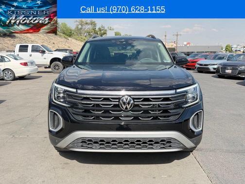 Deep Black Pearl Effect 2024 Volkswagen Atlas 2.0T Peak Edition SE w/Technology