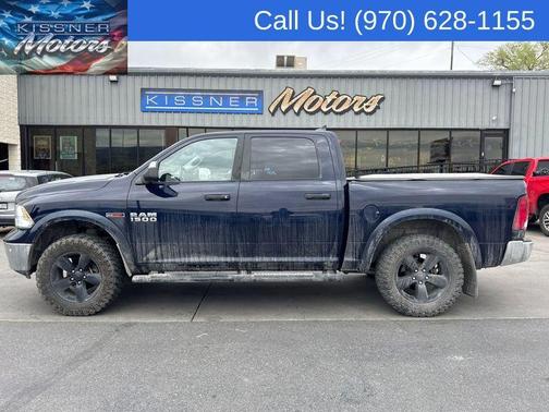 True Blue Pearlcoat 2018 RAM 1500 SLT