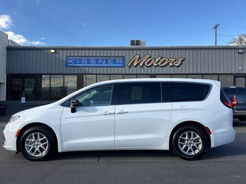 2024 Chrysler Pacifica Touring-L