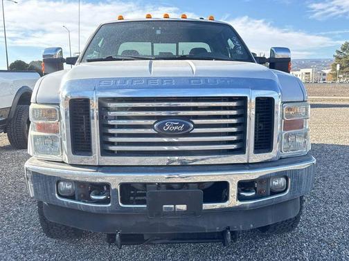 White 2010 Ford F-350 Lariat Super Duty