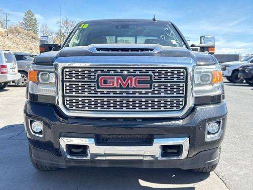 Black 2018 GMC Sierra 2500 Denali