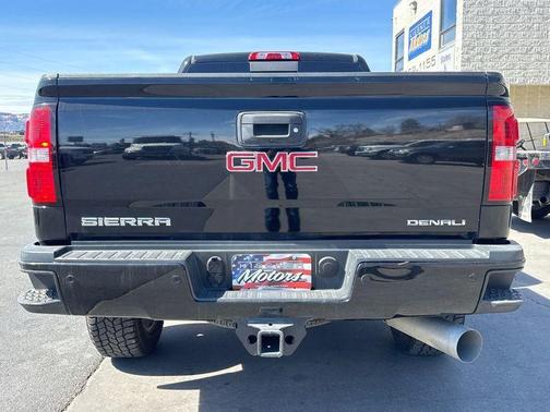 Black 2018 GMC Sierra 2500 Denali